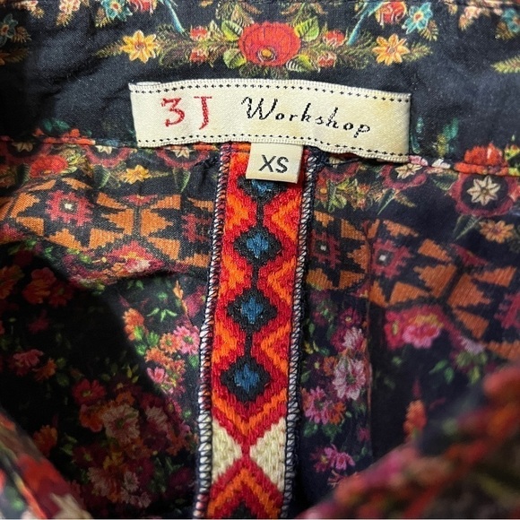 Johnny Was | Floral Button Front Shirt Velvet Back Top Cotton Silk Size XS - Picture 2 of 13